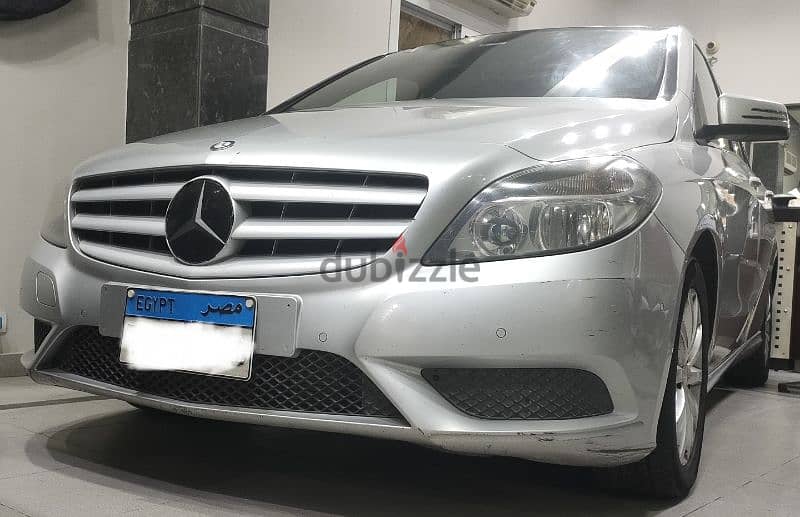 Mercedes-Benz B 180 مرسيدس 1