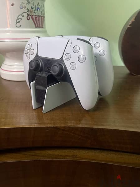 Playstation 5 charging dock / station for controllers 1