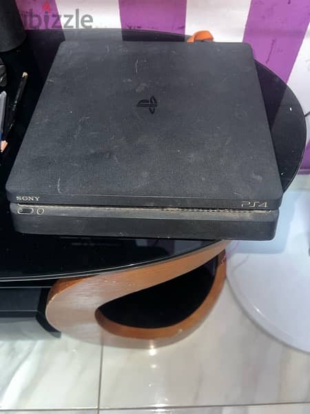 play station 4 slim 3