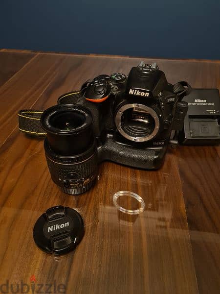 Nikon D5600 + 18-55mm + Battery grip 3