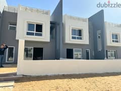 Townhouse villa for sale in installments, nautical, divided into a villa in Hyde Park, Fifth Settlement, 215 square meters 0