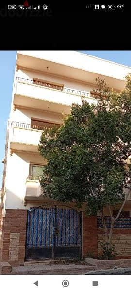 عماره سكنيه للبيع بالحي الثاني خطوات للجامعة 1