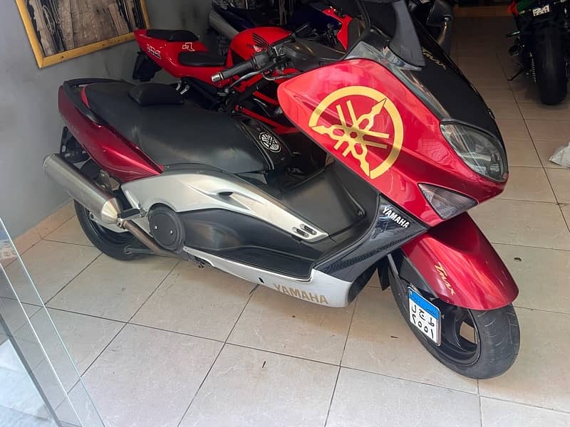 Yamaha T Max 2