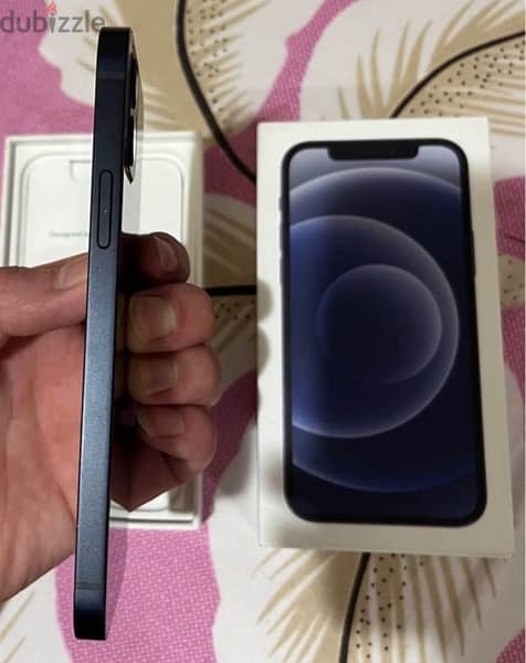 iPhone 12 mini   بحالة الزيرو معاه الكارتونه 2