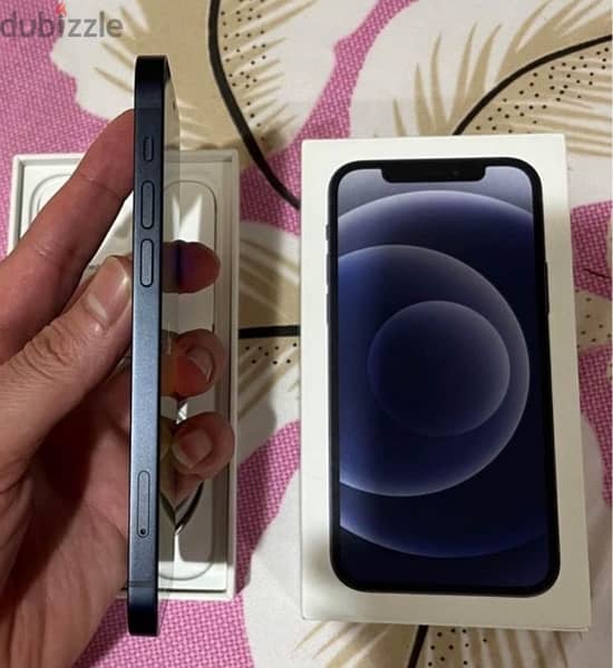 iPhone 12 mini   بحالة الزيرو معاه الكارتونه 5