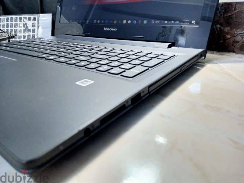 Lenovo laptop جيل سابع وكارت شاشه R6 11