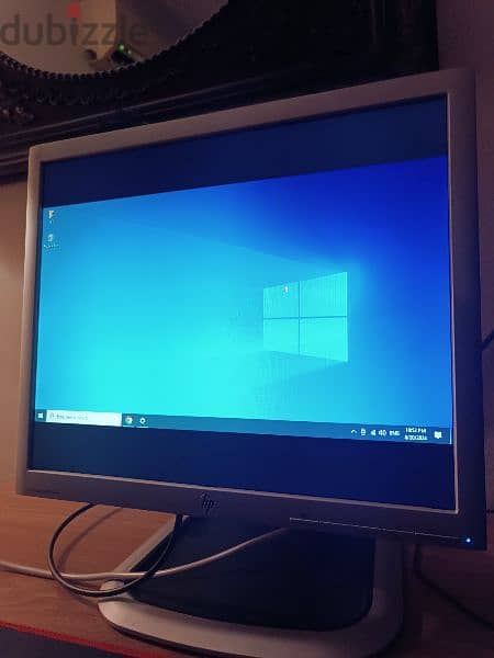 شاشة HP 19 بحاله ممتازه تتحرك في جميع الاتجاهات 3