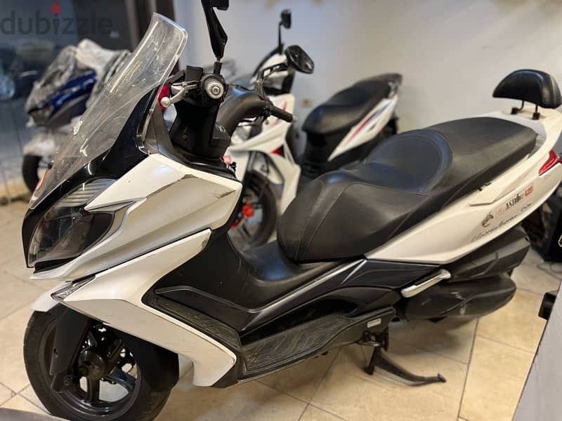 Kymco downtown 350 2