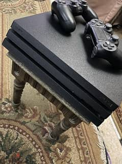 Ps4 Pro 1Tb with two controllers 0