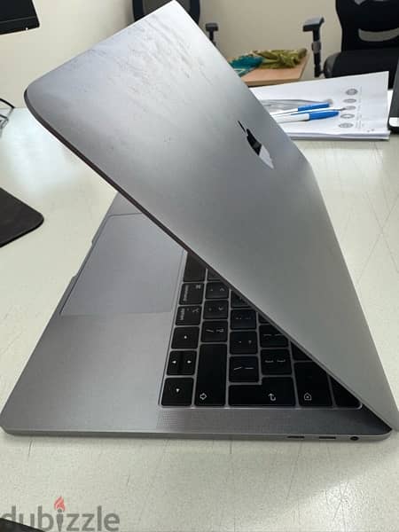 Macbook Pro i5 2018 with Touchbar 256GB SSD / 8GB RAM 2