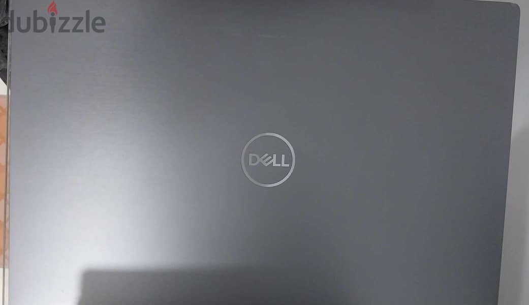 Dell 7400 الجيل التامن i5 ماتيريال معدن فضي شيك جدا ultra slim 8