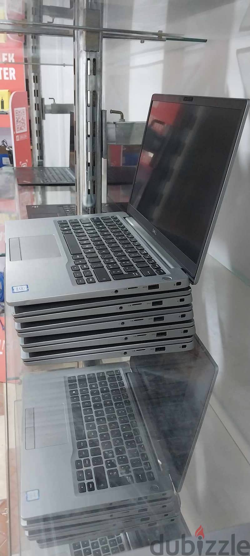 Dell 7400 الجيل التامن i5 ماتيريال معدن فضي شيك جدا ultra slim 12