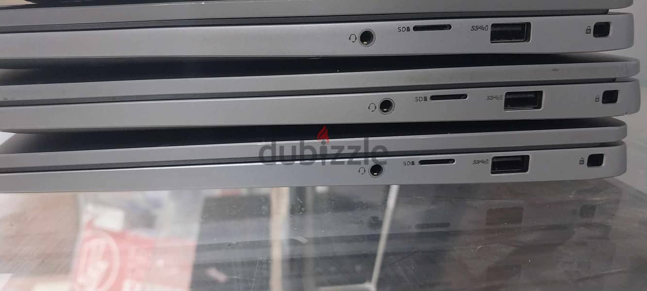 Dell 7400 الجيل التامن i5 ماتيريال معدن فضي شيك جدا ultra slim 14