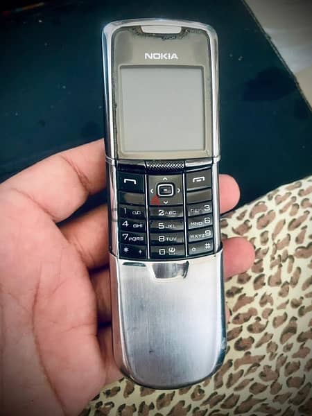 Nokia 8800 Classic Silver Titanium  نوكيا ٨٨٠٠ 2