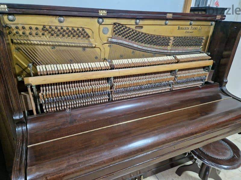 Baldwin American upright piano  very good condition 8