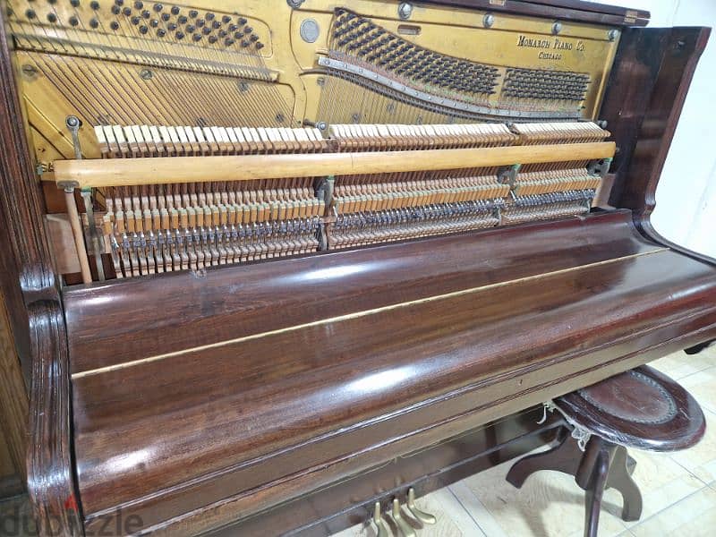 Baldwin American upright piano  very good condition 9