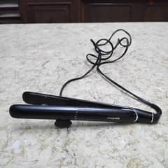 مكواة من Babyliss ST255E بحاله ممتازه