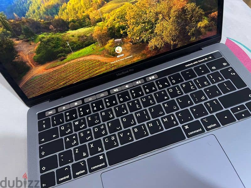 MacBook 2018 Pro 13 inch 1