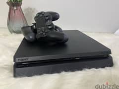 Ps4 هارد ٥٠٠ معاه دراعين  هاي كوبي  جميع الوصلات