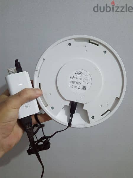 Ubiquiti UniFi AP-LR Long Range Access Point اكسس يوبيكويتي 500 مستخدم 3