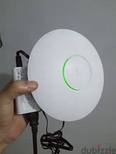 Ubiquiti UniFi AP-LR Long Range Access 
 يوبيكويتي يونيفاي 500 مستخدم