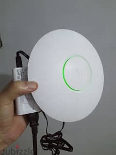 Ubiquiti UniFi AP-LR Long Range Access 
 يوبيكويتي يونيفاي 500 مستخدم