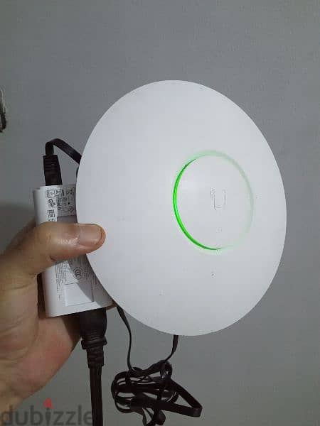 Ubiquiti UniFi AP-LR Long Range Access 
 يوبيكويتي يونيفاي 500 مستخدم 0