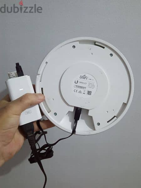 Ubiquiti UniFi AP-LR Long Range Access 
 يوبيكويتي يونيفاي 500 مستخدم 3