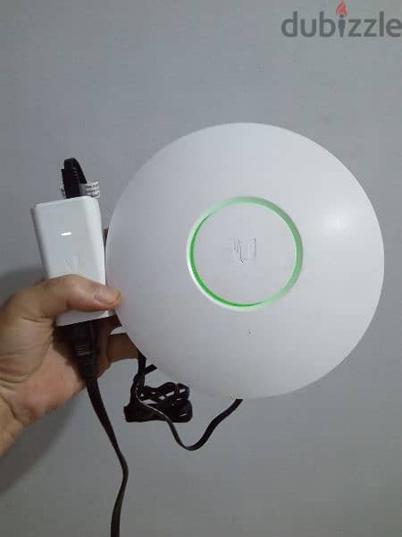 Ubiquiti UniFi AP-LR Long Range Access 
 يوبيكويتي يونيفاي 500 مستخدم 4