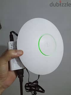 Ubiquiti UniFi AP-LR Long Range Access 
Point  يوبيكويتي 1000 مستخدم