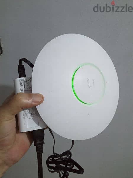 Ubiquiti UniFi AP-LR Long Range Access 
Point  يوبيكويتي 1000 مستخدم 0