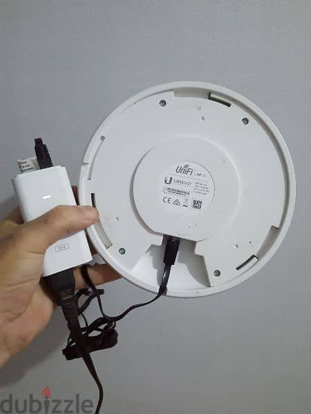 Ubiquiti UniFi AP-LR Long Range Access 
Point  يوبيكويتي 1000 مستخدم 3