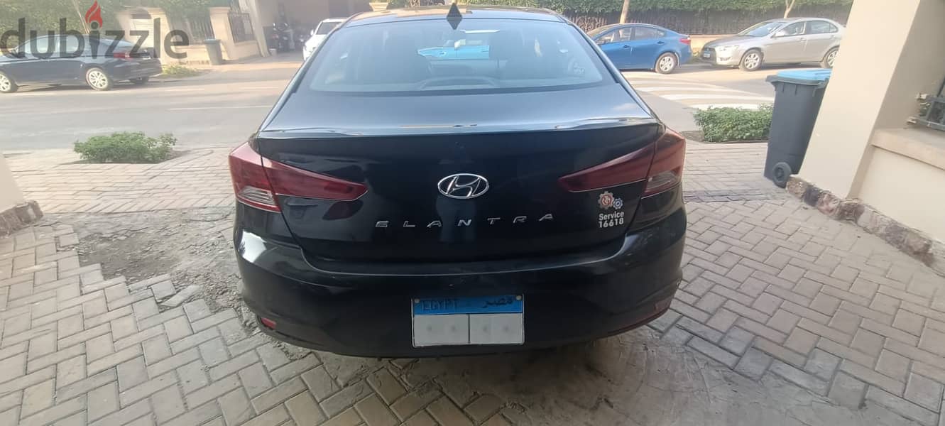 Hyundai Elantra 2019 1