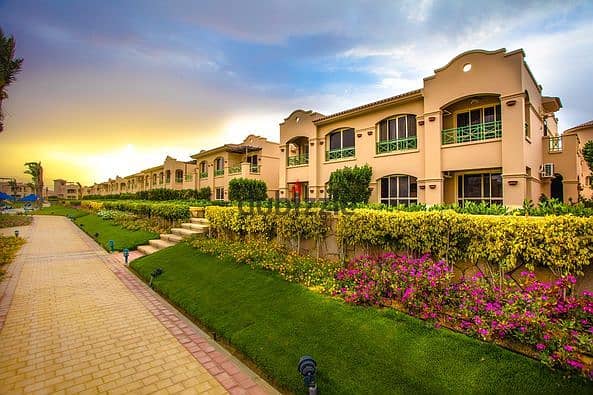 شاليه بسعر لقطة في ارقي قري العين السخنه , قرية لافيستا جاردينز | la vista gardens 13