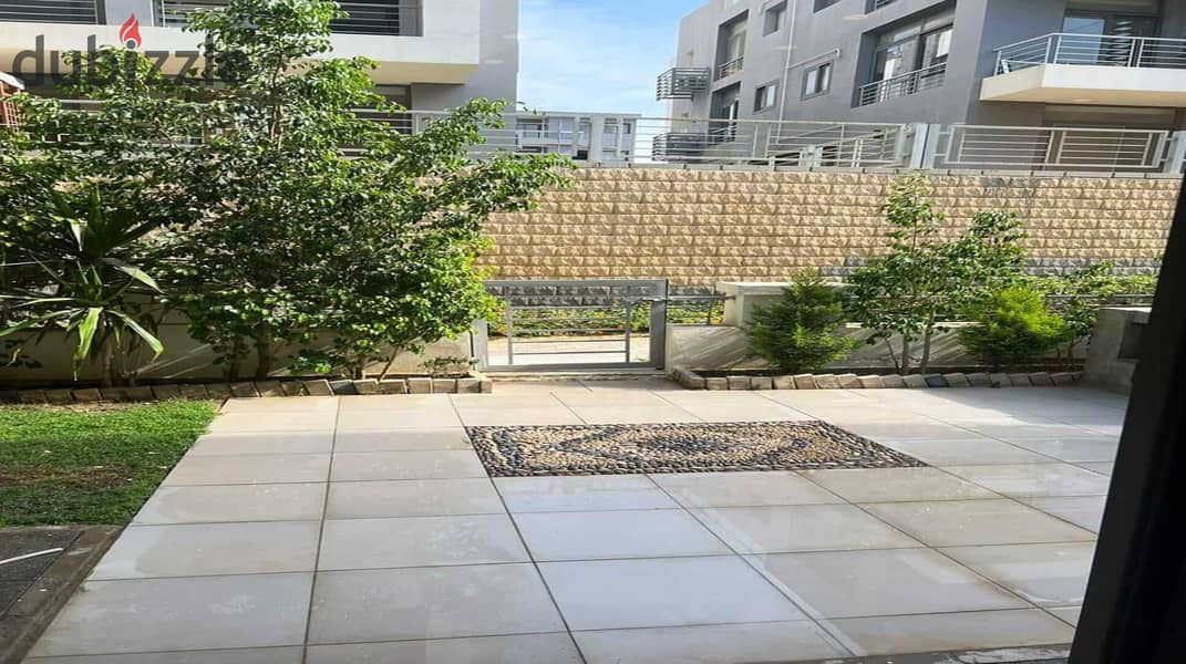 Townhouse with a very special division, 5 master rooms, for sale in Taj City Direct Compound, directly on the ring road 5