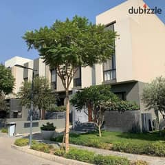 Prime location townhouse, very special division, for sale in Al Burouj Compound, in front of Al Burouj International Medical Center 0