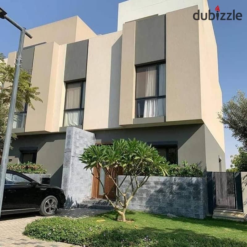 Prime location townhouse, very special division, for sale in Al Burouj Compound, in front of Al Burouj International Medical Center 1