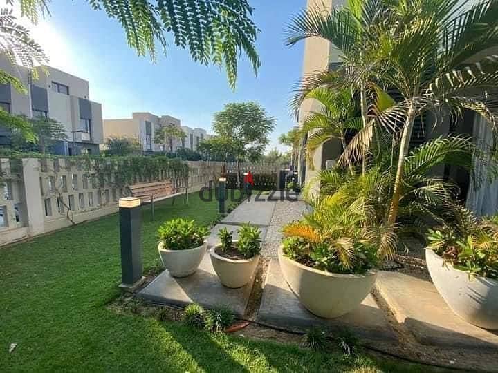 Prime location townhouse, very special division, for sale in Al Burouj Compound, in front of Al Burouj International Medical Center 2