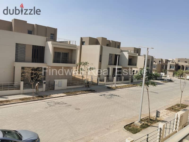 توين هاوس للبيع كمبوند بالم هيلز القاهرة الجديدة بسعر لقطة - Palm Hills New Cairo 4