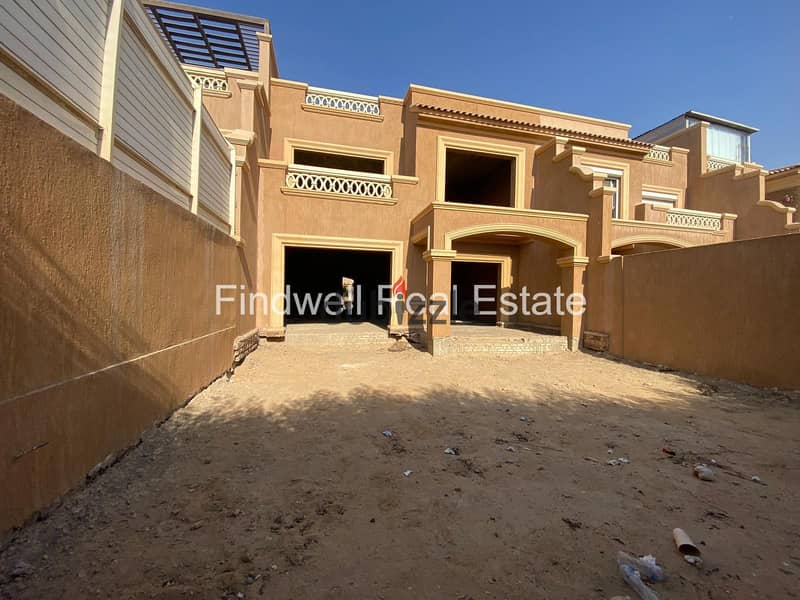 Town house 349m  For Sale At La Nova Vista New cairo 2