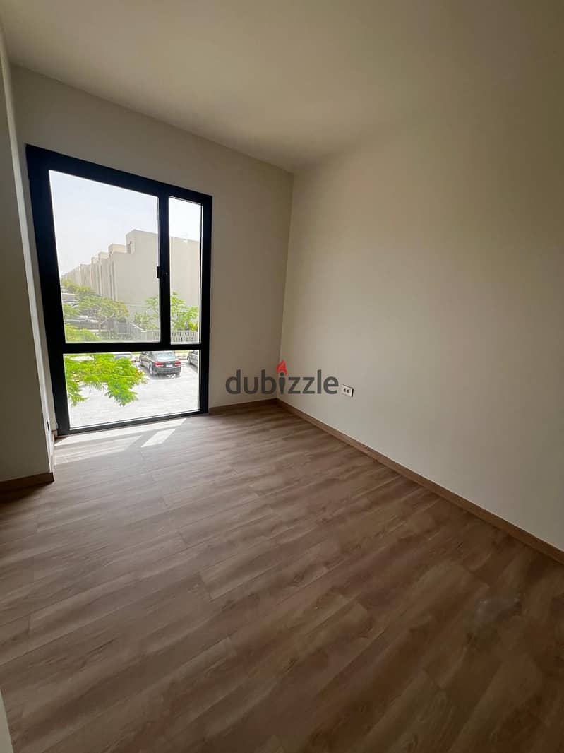 semi furnished Duplex roof corner 276m for rent in Al Burouj 3