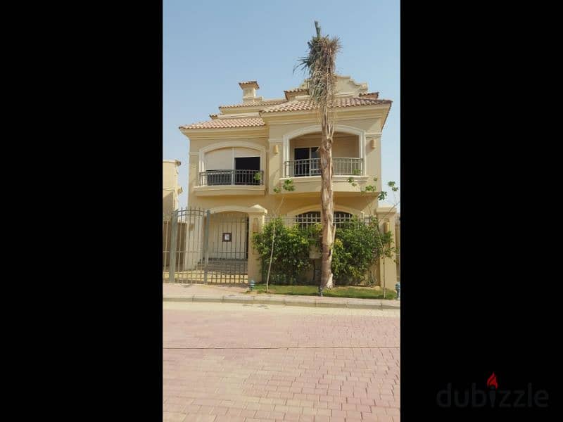 Stand alone Vila 340m for sale in patio 5 0