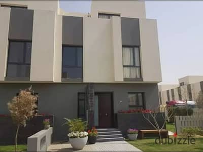 Townhouse 161m for sale in compound Al Burouj