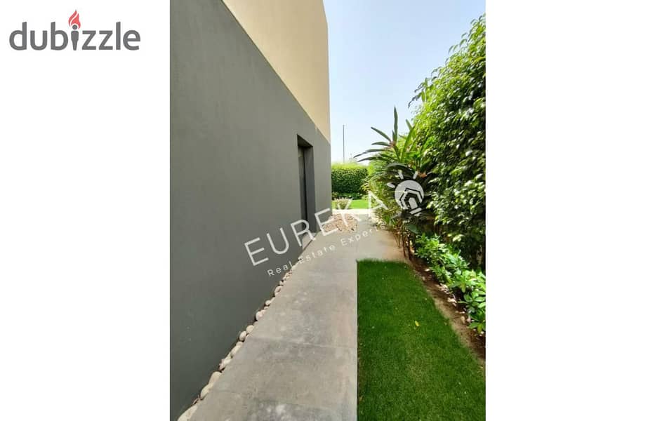 Town House 245 m finished for sale in  Al Shorouk 16