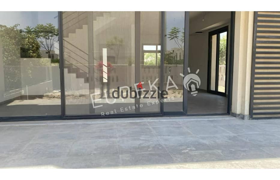 للإيجار تاون هاوس كورنر 245م في Compound Al Burouj 10