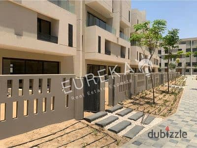 للإيجار دوبلكس 176م + حديقة في Compound Al Burouj 13