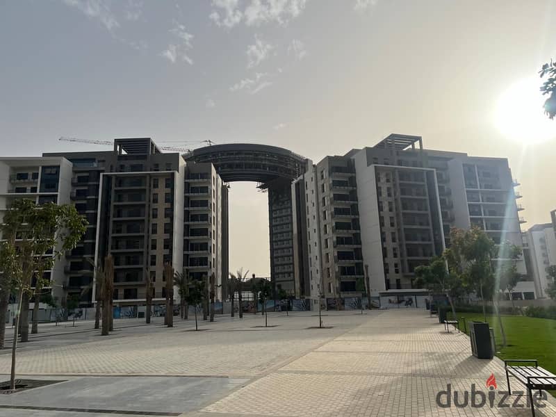 استوديو للبيع فى زيد ويست من نجيب سويرس Zed West in sheikh zayed   موقع مميز   متشطبه بالتكيفات والمطبخ 4