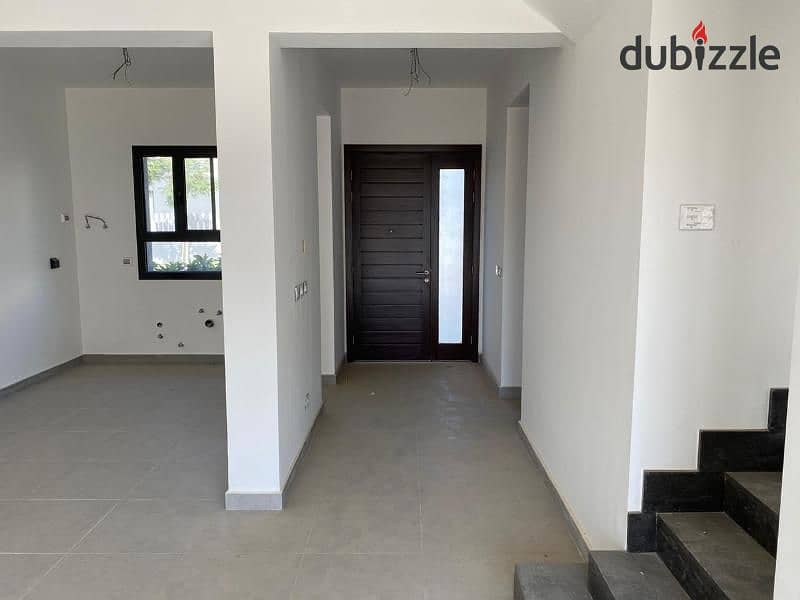 Town House Middle 245 m for rent in  ( Al Burouj ) 11