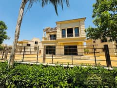 A villa for sale in Madinaty: 5 bedrooms, corner unit with a walkway, available with a 7-year payment plan, ready for immediate handover, and fully de 0