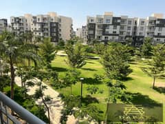 A 200 sqm apartment for sale in Madinaty with an old reservation price equivalent to that of a 116 sqm currently, overlooking a wide garden view in B1 0